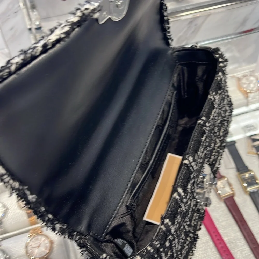 MICHAEL KORS
Tribeca Large Frayed Denim Shoulder Crossbody Bag
NWT - Picture 12 of 16